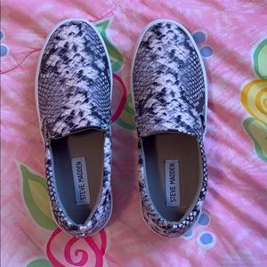Never worn Steve Madden loafers